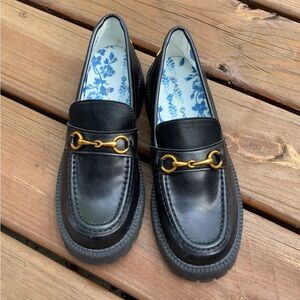 Modern chunky sole loafers 🖤🖤